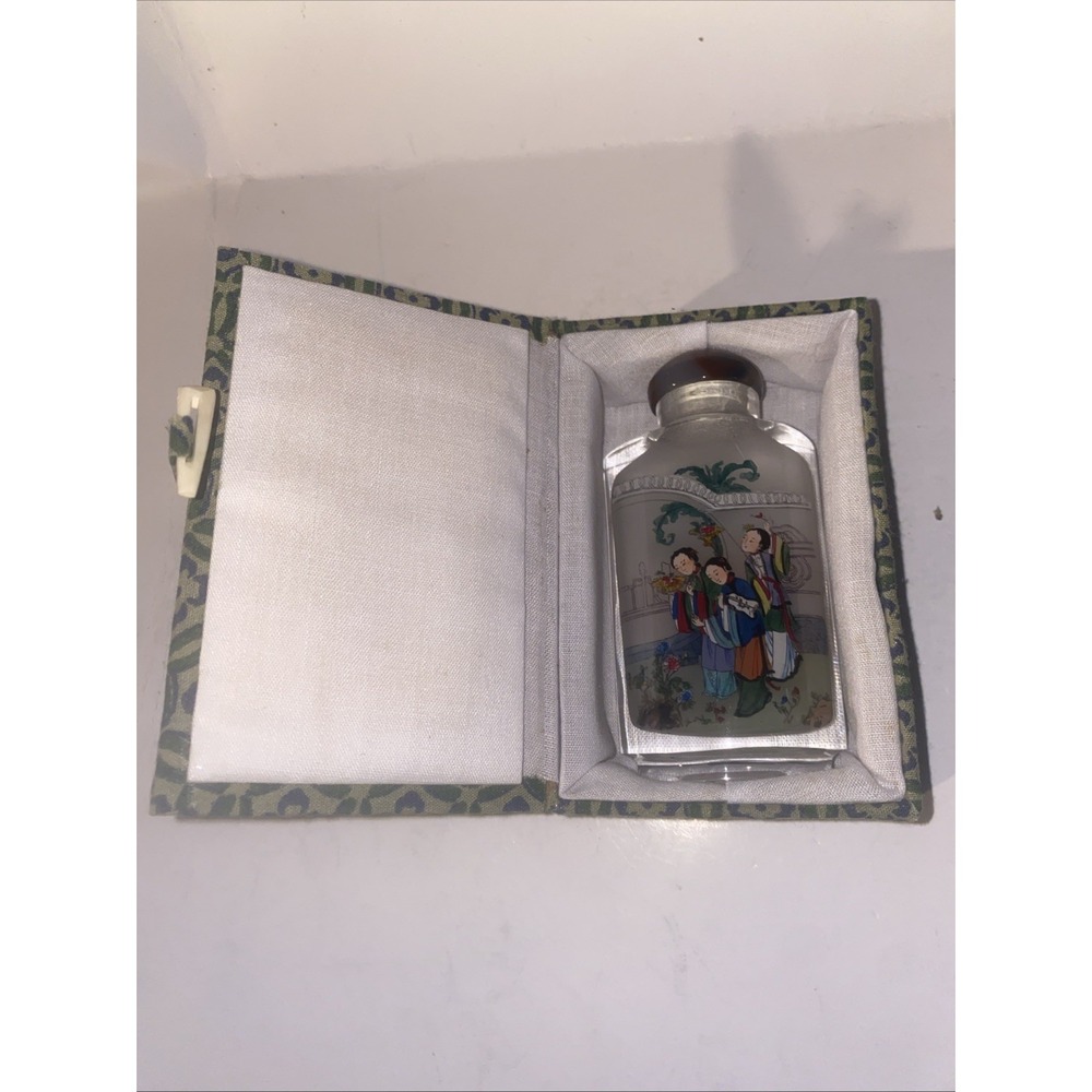 Vintage Chinese Inside Painted Glass Snuff Bottle with Presentation Box 3"